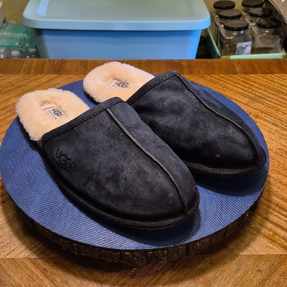 UGG Scuff Men's Suede Slippers Sherpa Lined. Sz. 13 (#1387S) Some Wear And Marks